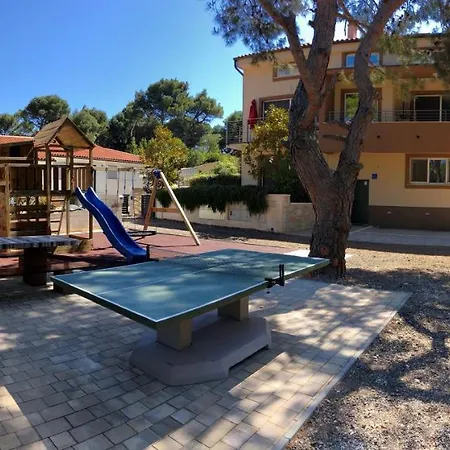 Apartments Beach House Villa Premantura Exterior photo