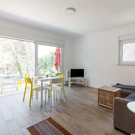 Apartments Beach House Villa Premantura Exterior photo