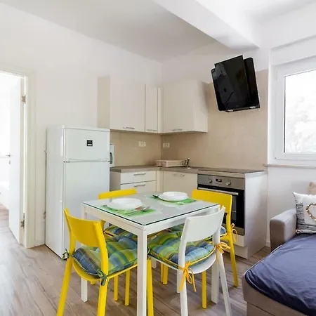Apartments Beach House Villa Premantura Exterior photo