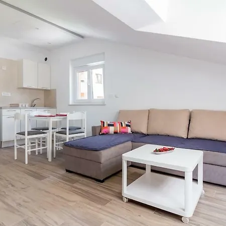 Apartments Beach House Villa Premantura Exterior photo