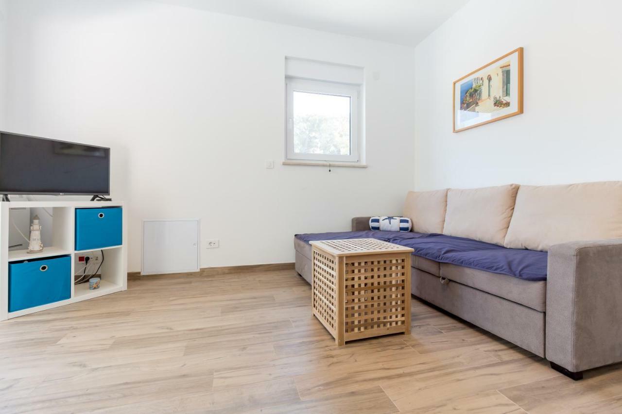 Apartment House *