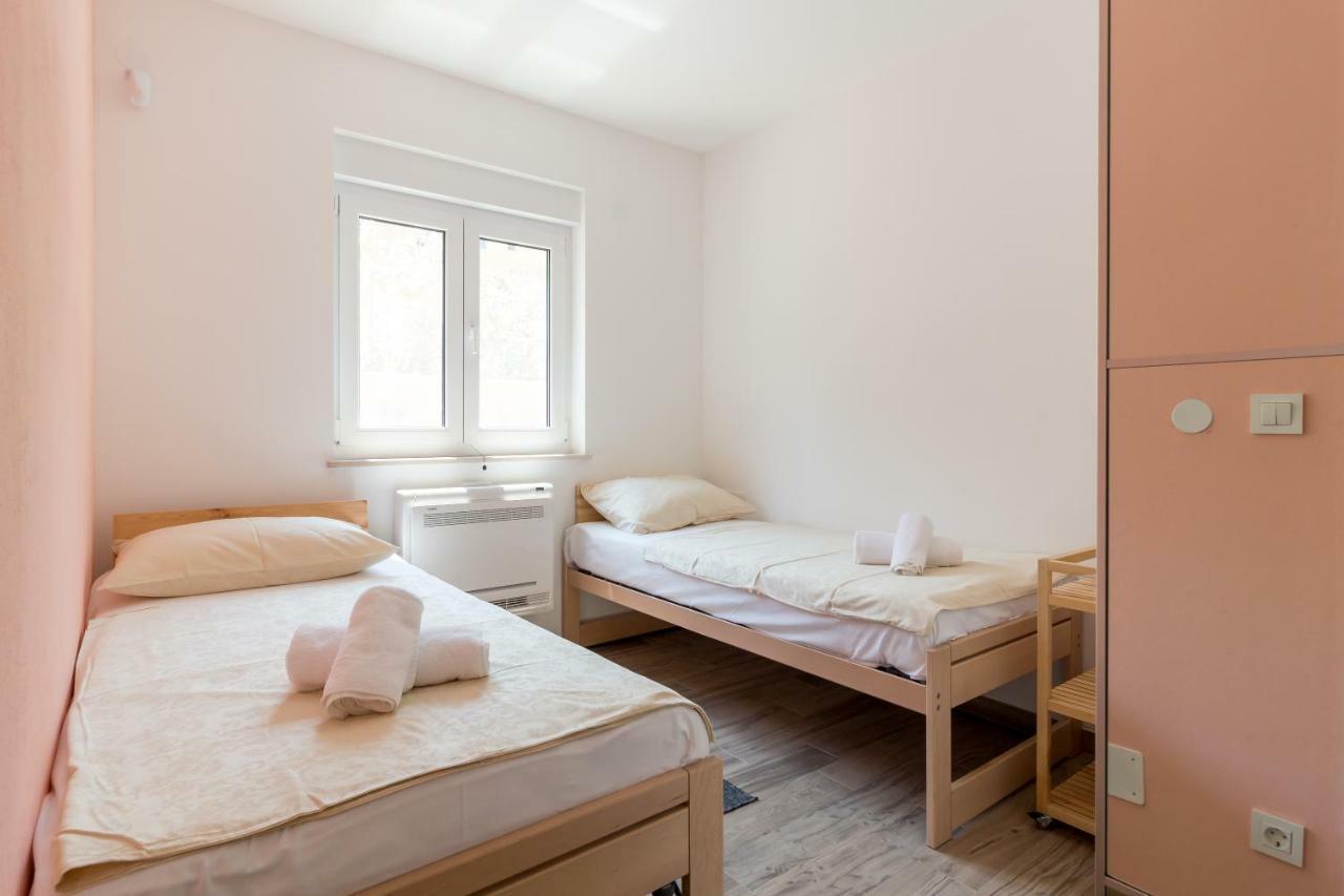 House Apartment *